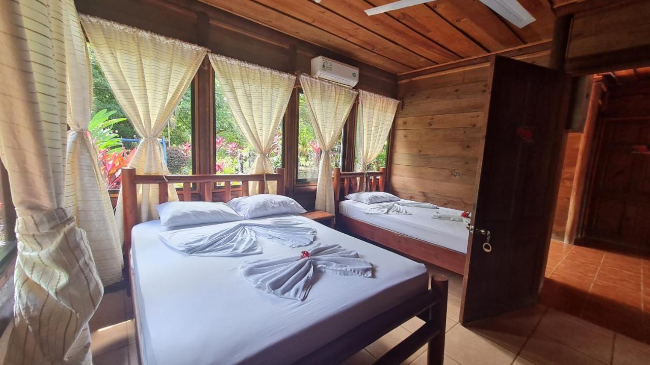 Hotel Canto De Ballenas Uvita Kültér fotó
